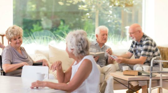 Active Senior Lifestyle Colorado Springs group of residents connecting together